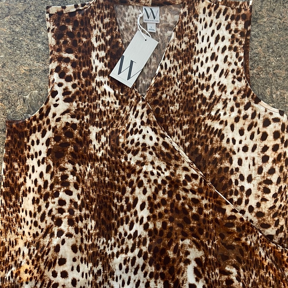 NWT Animal Print Cheetah PolyesterSpandex Top with Snap Closure at Chest
